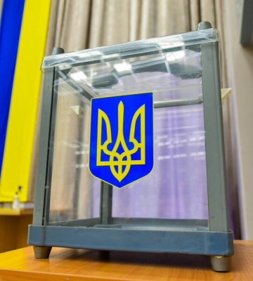 Большинство украинцев против проведения выборов во время войны – опрос