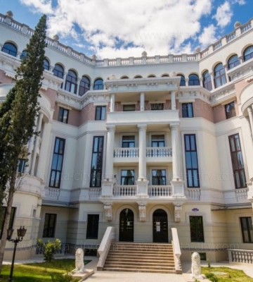 В Крыму оккупанты &quot;продали&quot; квартиру Елены Зеленской: кому и за сколько