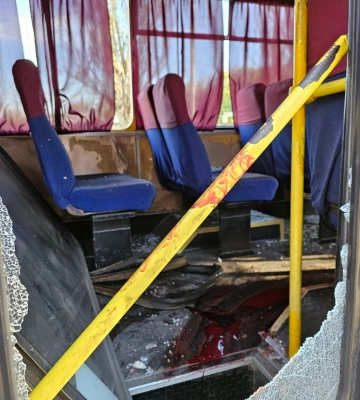 Окупанти обстріляли маршрутку в Херсоні: відомо про щонайменше 5 постраждалих