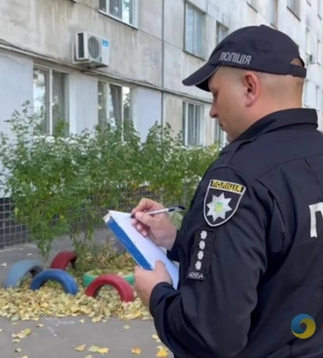 Поліція затримала чоловіка, який увірвався на станцію швидкої допомоги в Одесі та вдарив ножем медпрацівника