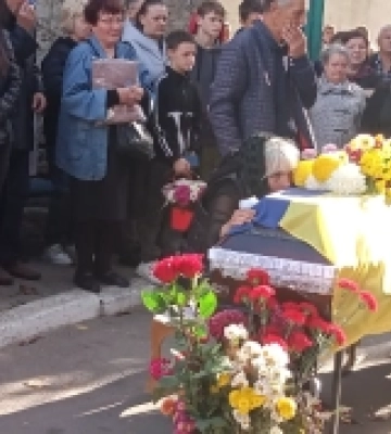 В Роздільній провели в останню путь солдата Віталія Єпішка
