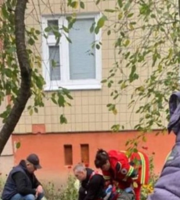 Во Львове 14-летняя девочка выпала из окна 8-го этажа