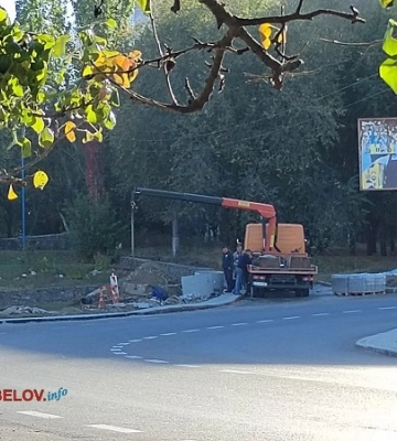 &quot;Це плювок на містян&quot;, - мешканці Корабельного обурені новим тротуаром