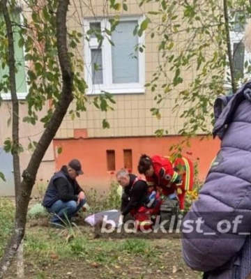 У Львові 14-річна дівчина випала з вікна будинку