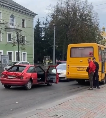 У центрі Рівного була ранкова ДТП
