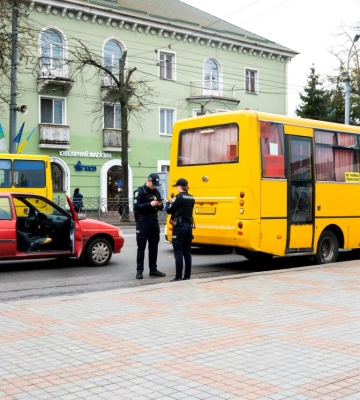 Двоє в лікарні: що кажуть в поліції про ДТП в центрі Рівного