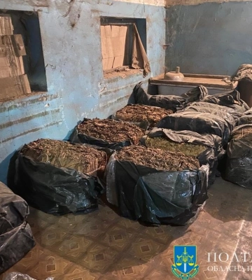 На Полтавщині викрито підпільний цех з незаконного виготовлення тютюну: &quot;товар&quot; продавали через торгові точки на ринках&amp;hellip;