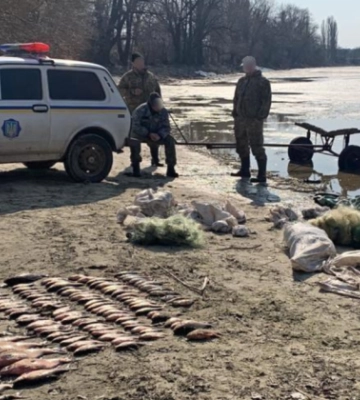 На Кіровоградщині викрили поліцейських, які під виглядом рейдів незаконно ловили рибу – ОГП