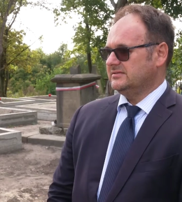Селяни на Рівненщині відновили старе кладовище, де поховані поляки