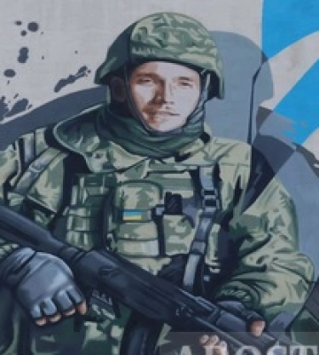 Символи мужності, сили та чистоти душі: фото нових п'яти патріотичних муралів в Києві