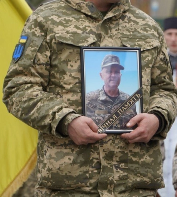 У Володимирі попрощалися з загиблим майором Володимиром Ващенком