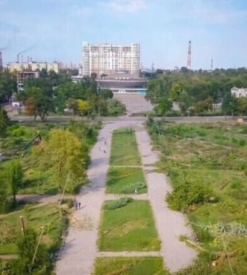 В Запорожье создали петицию с требованием восстановить сквер имени Дениса Тарасова В Запорожье создали петицию с требованием восстановить сквер имени Дениса Тарасова