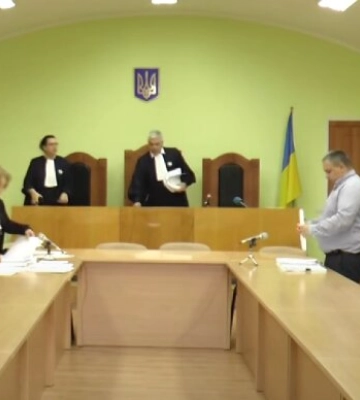 Взяли на хабарі, а потім поновили на посаді: суд відновив головного податківця Тернопільщини Михайла Яцину