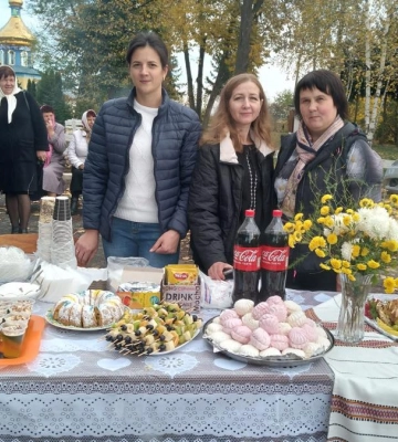 Тепловізор, шкарпетки та гроші для ЗСУ: громади Рівненщини продовжують донатити для перемоги