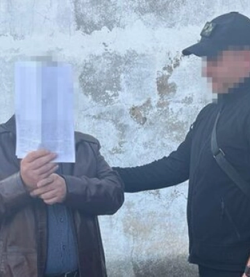 Затримано адвоката рашистів, який допомагав ворогу загарбувати підприємства Херсону під час окупації міста, - СБУ. ФОТО