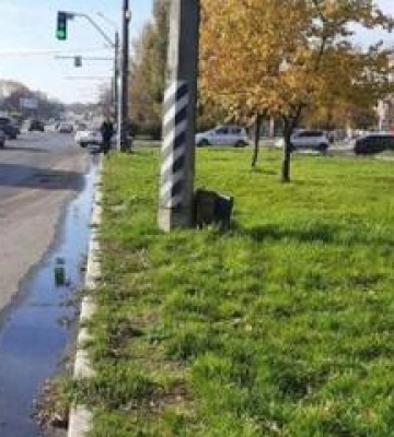 У Полтаві через витік палива з вантажівки загорівся легковик