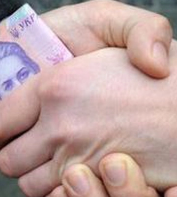 КМІС: окрім війни, українці вважають найбільшою проблемою для держави – корупцію