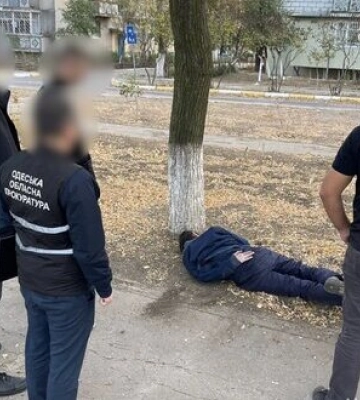 Фальшивомонетник на Одещині виготовляв підробні купюри на 500 грн. Продавав по 150. ФОТО
