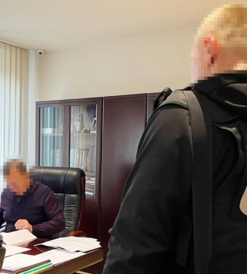 У міськраді Ужгорода провели обшуки через закордонний відпочинок депутатів під виглядом «відряджень»