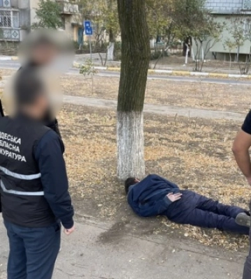 На Одещині затримали фальшивомонетника, який налагодив діяльність «банкнотного цеху»