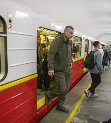Зеленою гілкою столичного метро вже курсує потяг з вагонів, які отримали від Варшави