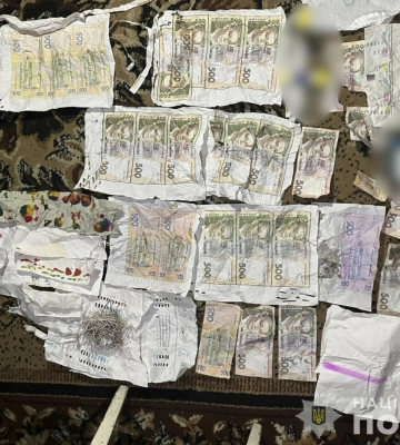 Фальшивомонетник на Одещині виготовляв підробні купюри на 500 грн. Продавав по 150. ФОТО