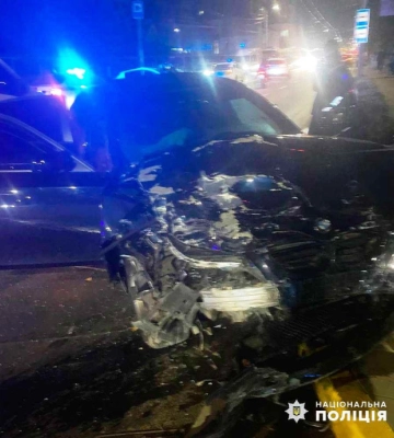У Чернівцях в автопригоді постраждали двоє осіб