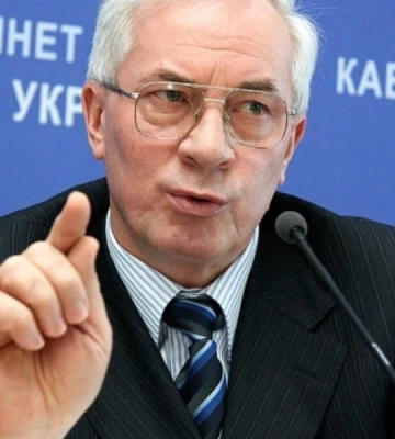 Беглому экс-премьеру Азарову заочно сообщили о новом подозрении за российскую пропаганду