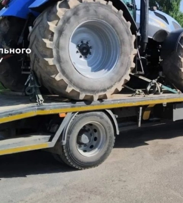 Загарбники змушують фермерів в окупації купувати вкрадену сільгосптехніку — ЦНС