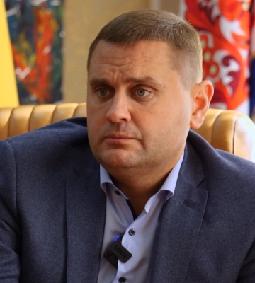 На чиїх авто їздить секретар Черкаської міської ради? Нове розслідування “18000” (ВІДЕО)