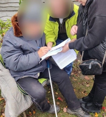 На Харківщині 83-річного керівника туристичного гуртка підозрюють у розбещенні 11-річних школярок