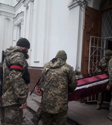 У Полтаві простилися з військовим Сергієм Мірошниченком, який поліг у бою на Луганщині