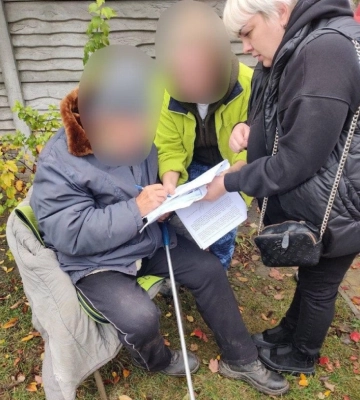На Харківщині 83-річного керівника туристичного гуртка підозрюють у розбещенні 11-річних школярок