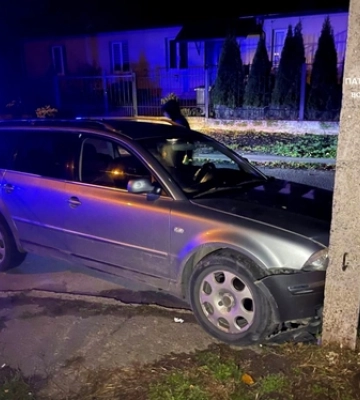 У Луцьку п&#039;яний підліток за кермом протаранив авто і електроопору 