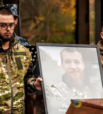 Одеса провела в останню путь громадського активіста та добровольця Андрія Грушецького, який загинув у бою на Запоріжжі