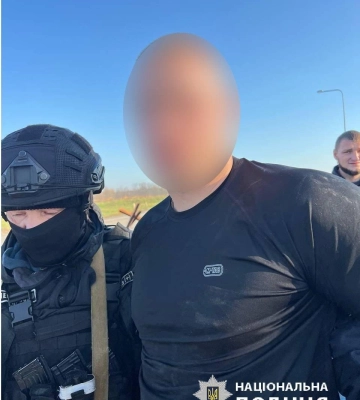 Жорстоко побили чоловіка на вулиці: у Харкові затримали зловмисників (відео)