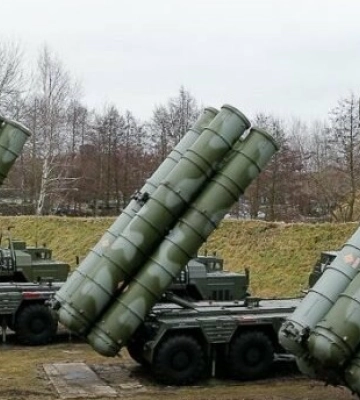 Валерій Залужний застерігає: нова російська ракета С-400 може долетіти до Дніпра