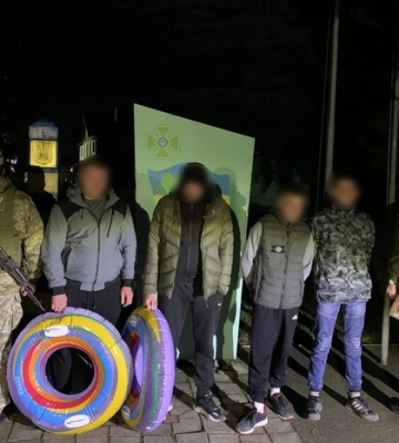 Підлітки з надувними «пончиками» хотіли допомогти ухилянтам, але щось пішло не так (відео)