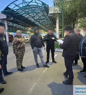 На Тернопільщині судитимуть банкіра, який відправив 83 ухилянтів за кордон