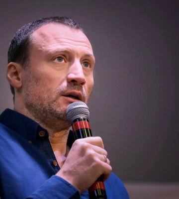 Российский актер Анатолий Белый: Я родился в Винницкой области, мама оттуда, папа корнями со Львова. Для меня Украина – это родина