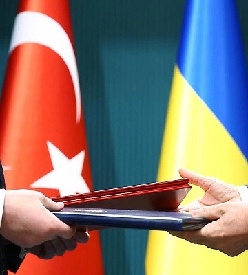 Кулеба обговорив з главою МЗС Туреччини експорт зерна України на світові ринки