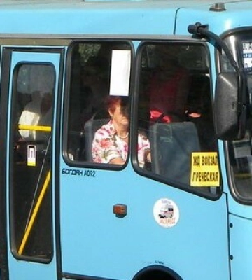 Лаявся на водія та приставив нож до шиї: на Одещині затримали чоловіка