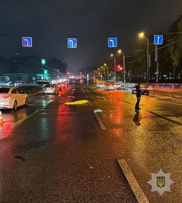 У Дніпрі водій на смерть збив пішохода та втік з місця ДТП: його розшукує поліція