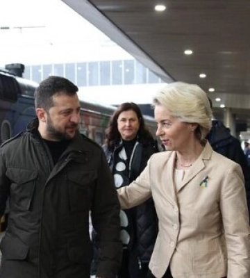 Глава Єврокомісії фон дер Ляєн прибула до Києва, на пероні її зустрів Зеленський. ФОТО
