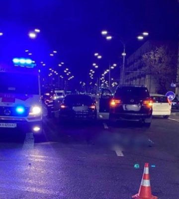 В Киеве водитель Lexus насмерть сбила мужчину в Киеве