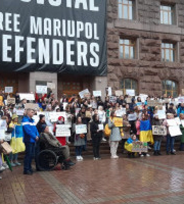 Під КМДА на мітингу вчергове вимагали спрямувати кошти столичного бюджету на підтримку ЗСУ