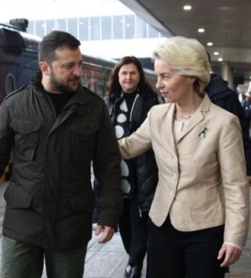 Глава Єврокомісії прибула до Києва обговорити вступ до ЄС