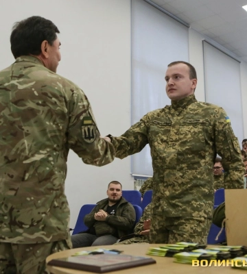 Випускники військової кафедри Луцького НТУ отримали офіцерські звання. Фото