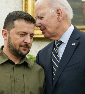 Ніхто не тисне на мене щодо перемовин з росією. Щоб ми щось їй віддавали - не буде такого, - Зеленський