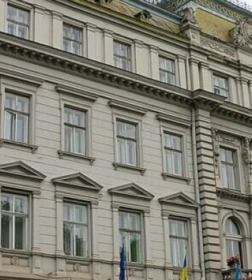 На Львівщині скасували ще дві некритичні закупівлі на понад 12 млн грн